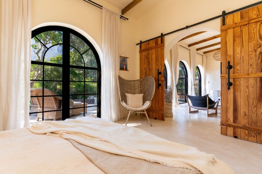 6 Bedroom Property for Sale in Hout Bay Western Cape